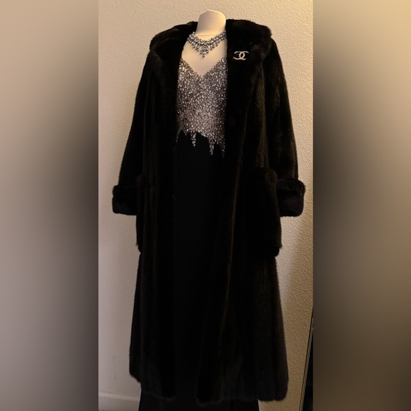 Black diamond black mink real fur size medium/large  in excellent condition - Picture 1 of 7